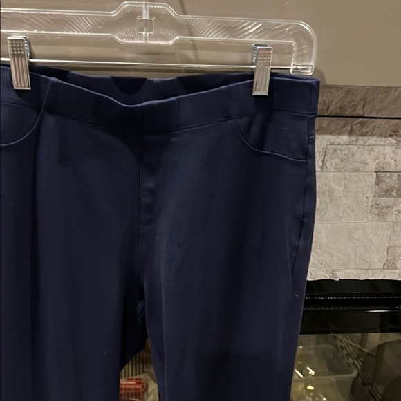 Karen Scott Women's Navy legging pants size Medium Petite - Picture 3 of 11